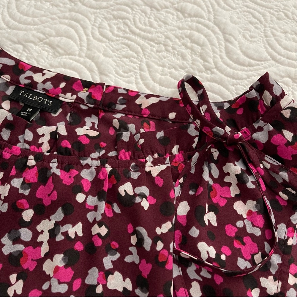 Talbots Sleeveless Top Confetti Print on Burgundy Tie Ruffle Neckline Size M - Picture 8 of 15